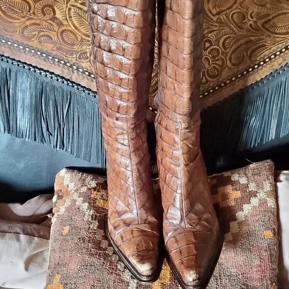 Donald J. Pliner  120- Dark Brown Leather Boots Size 71/2 M Donald J Pliner Leather Boots for Women for sale | eBay main image 2